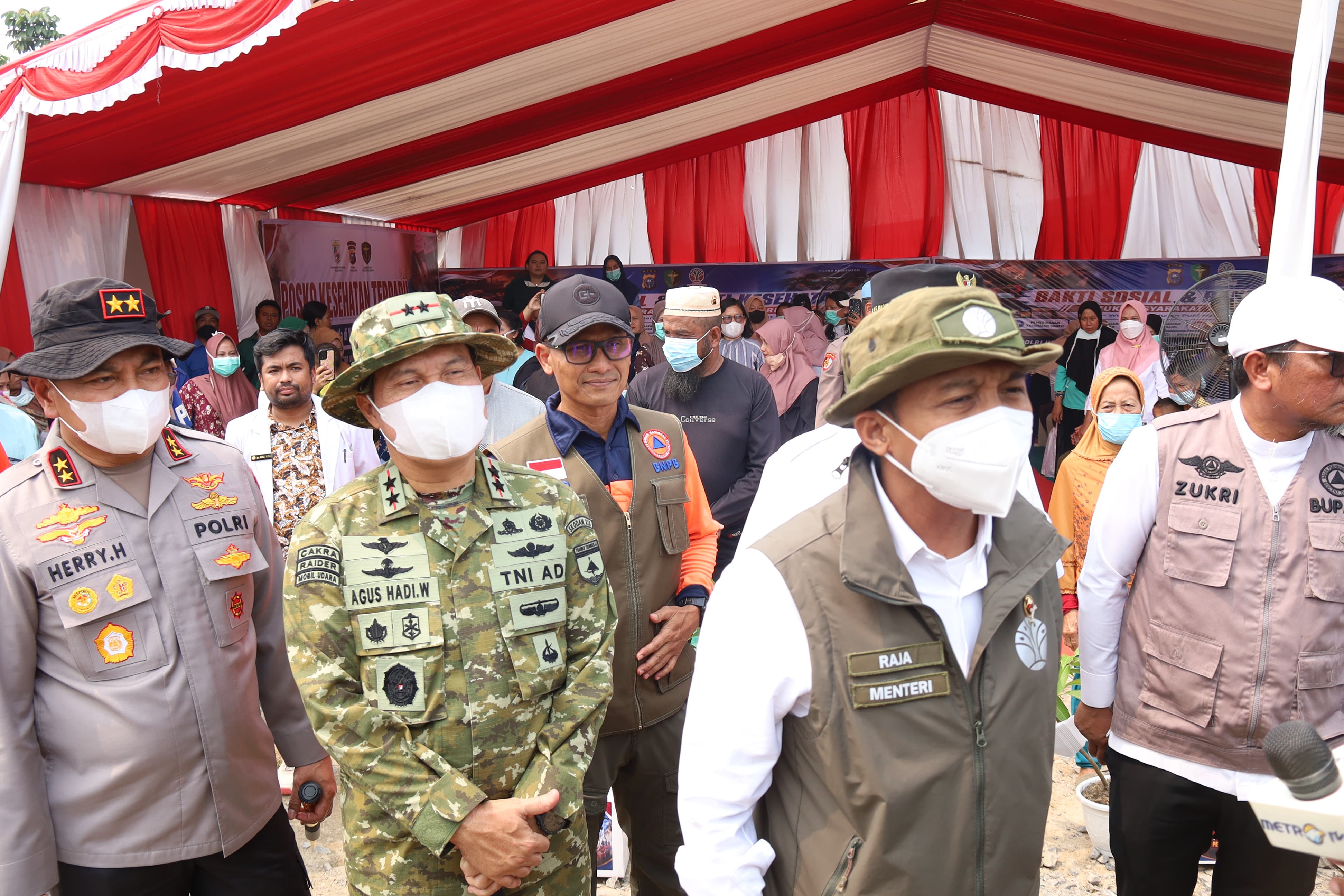 Pangdam XIX Tuanku Tambusai Dampingi Menhut Cek Langsung Titik Api Karhutla Kerumutan